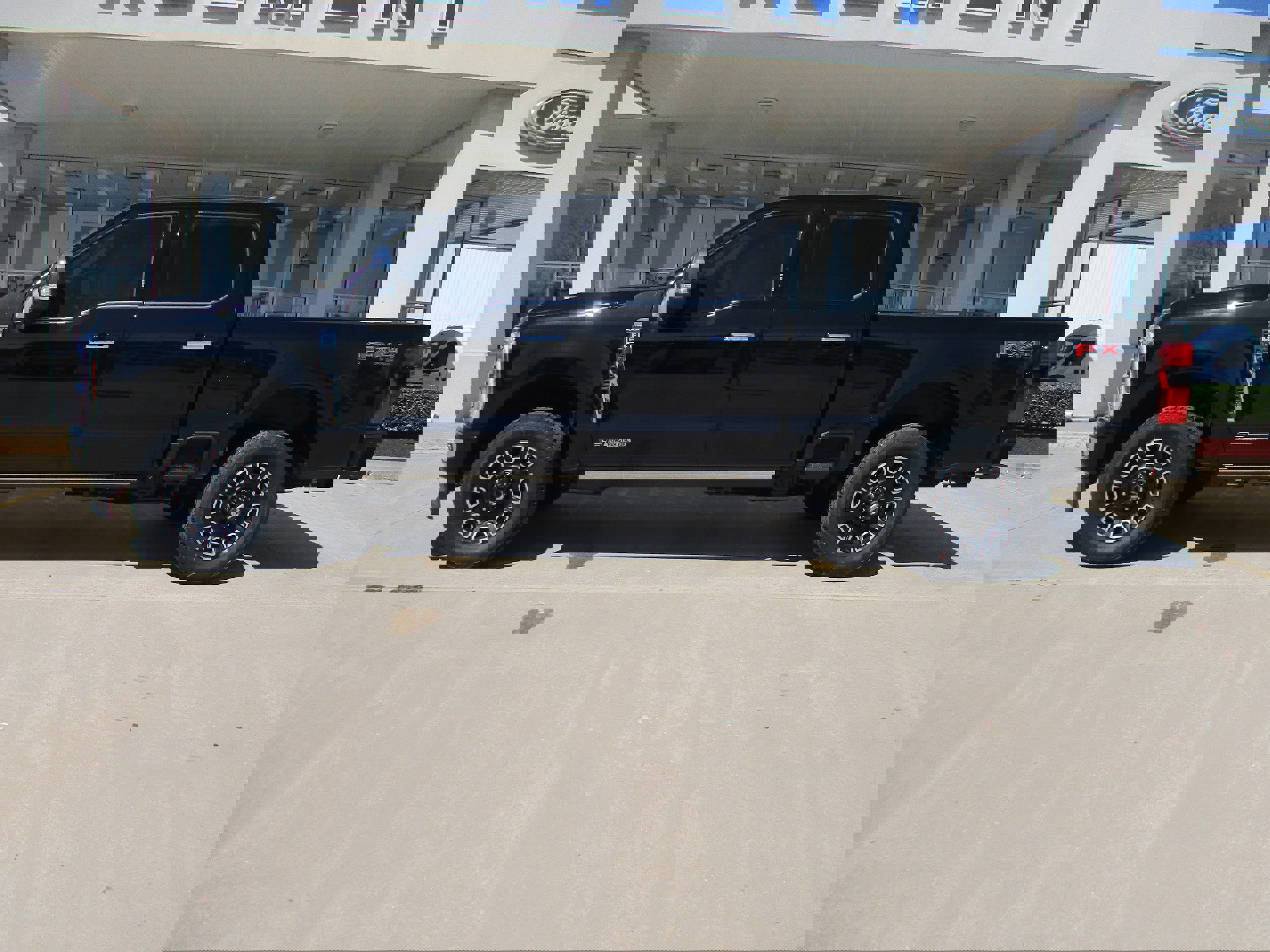 New 2024 Ford F250 Platinum w/ FX4 Off-Road Package image 3