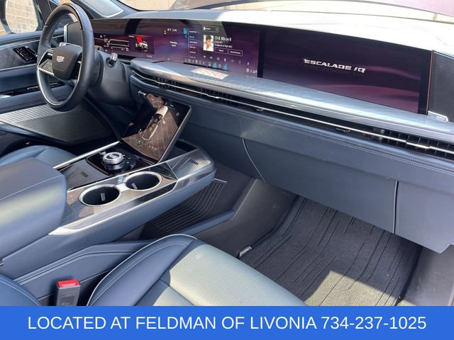 Used 2025 Cadillac Escalade IQ Luxury 2 w/ LPO, Premium Carpet Package image 28