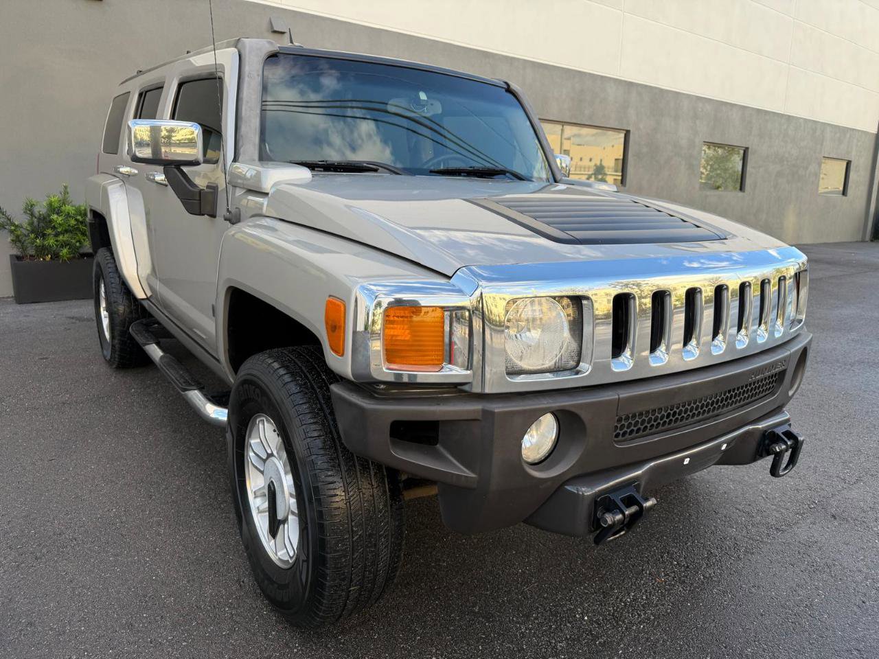 Used 2006 HUMMER H3 w/ Chrome Appearance Package image 6