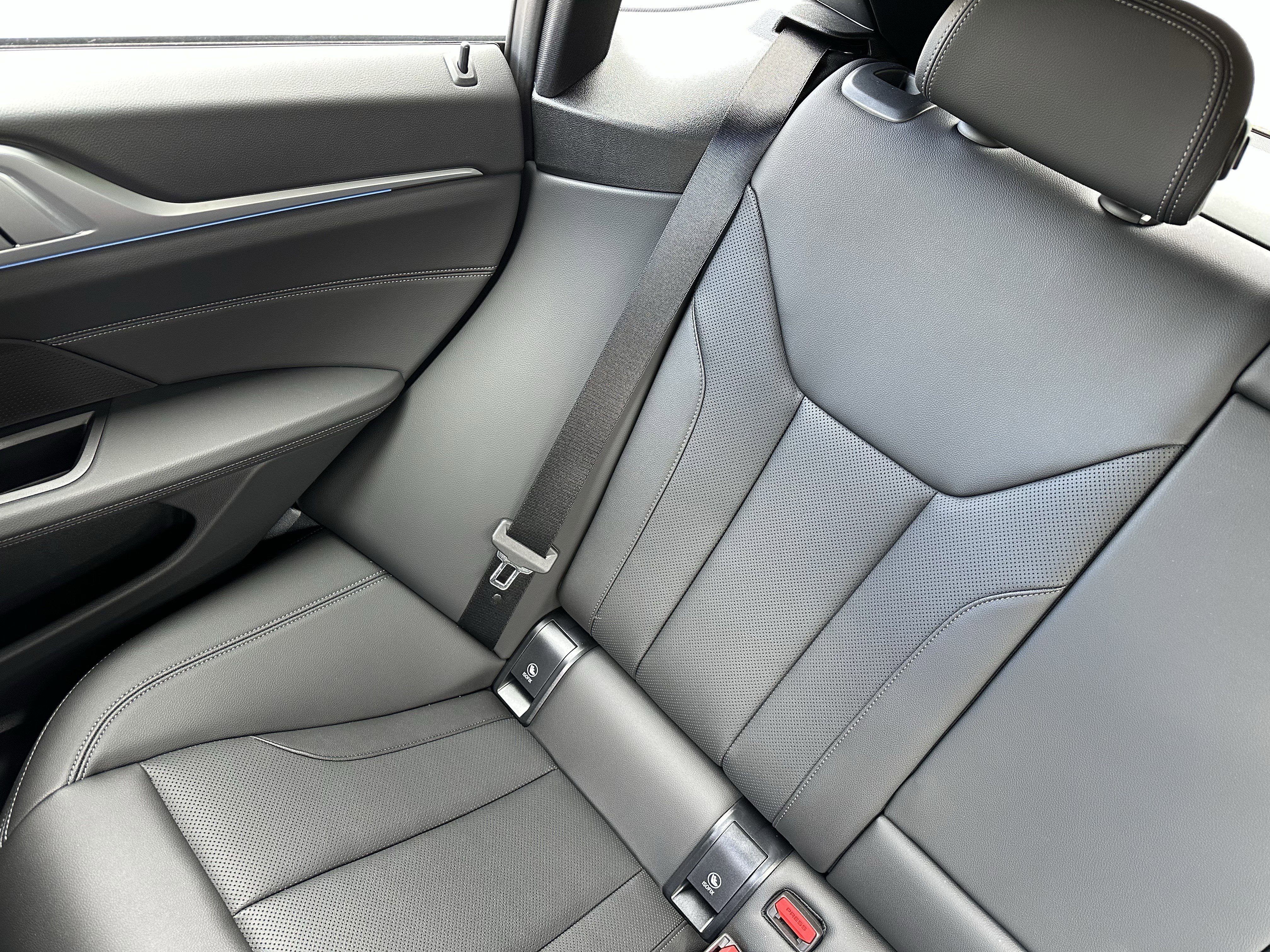 New 2024 BMW i4 eDrive40 w/ Premium Package image 17