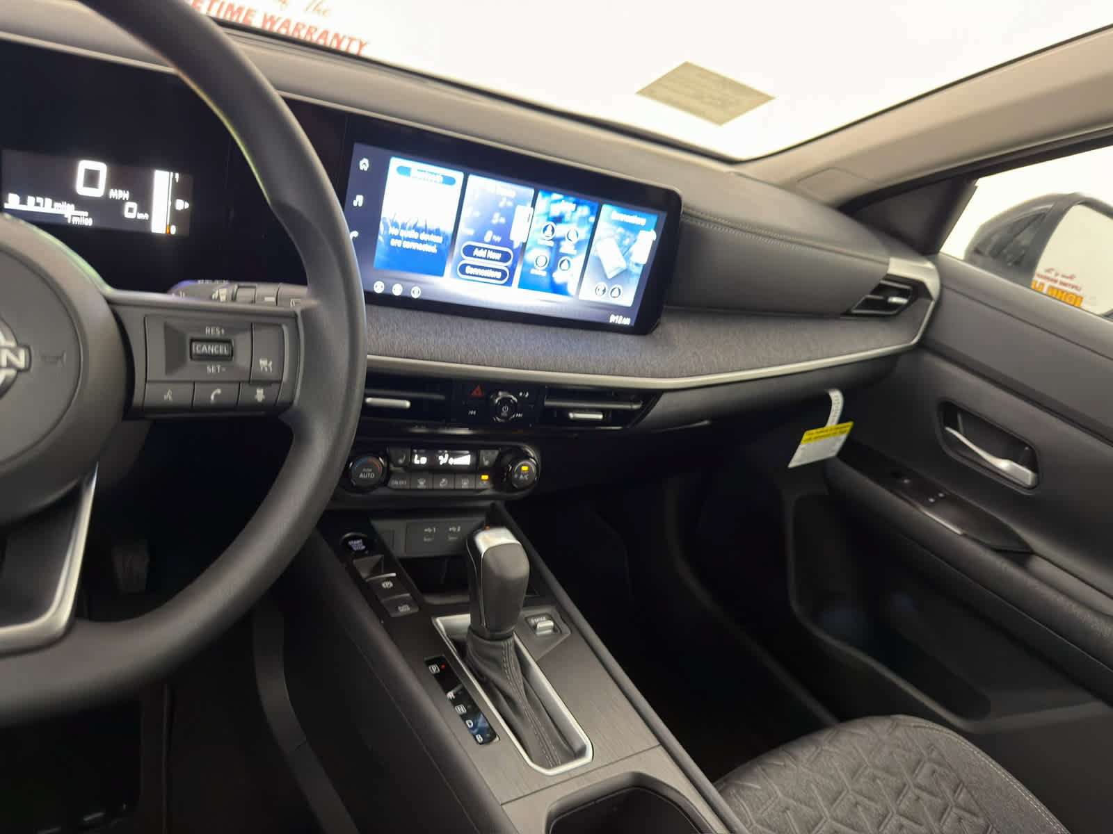 New 2026 Nissan Kicks SV w/ SV Premium Package FWD image 18