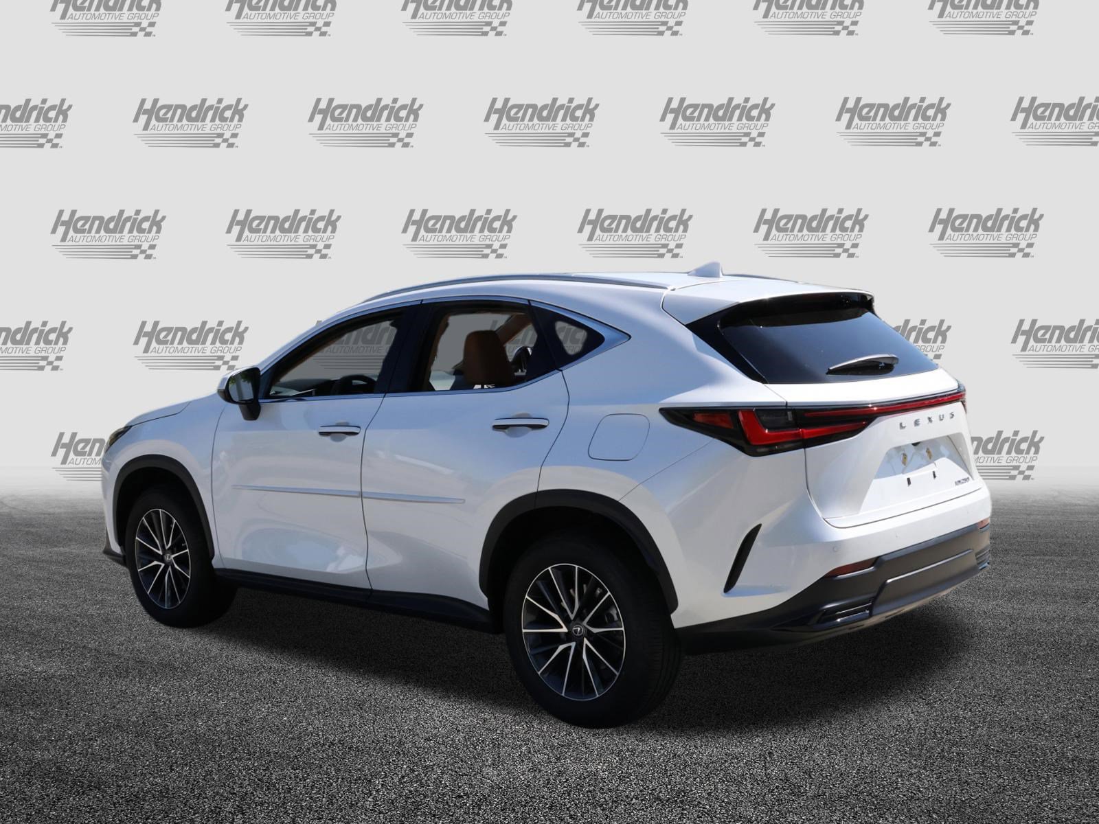 Used 2025 Lexus NX 250 FWD w/ Towing Package (2000 Lbs) image 7
