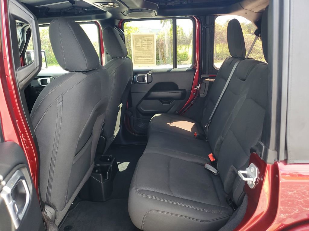 Used 2022 Jeep Wrangler Unlimited Sahara image 23