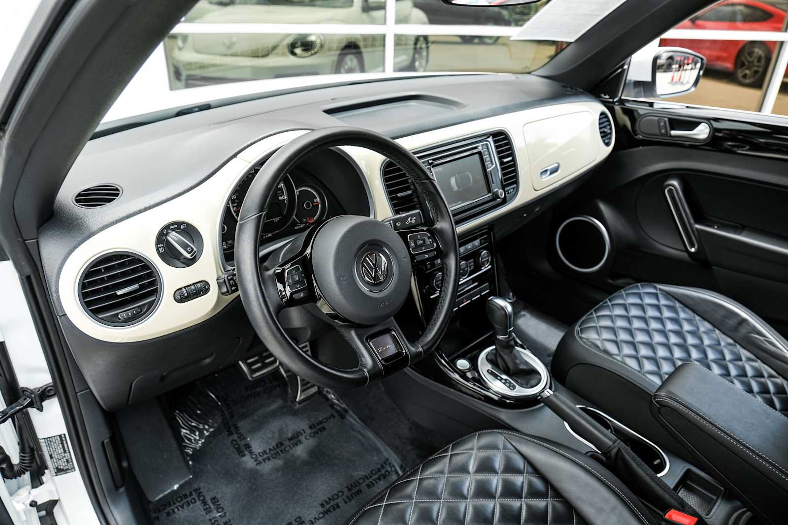 Used 2019 Volkswagen Beetle 2.0T Final Edition SEL FWD image 3