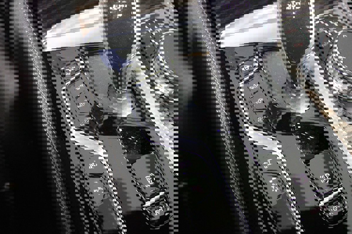 Used 2023 BMW 530e 530e w/ M Sport Package image 26