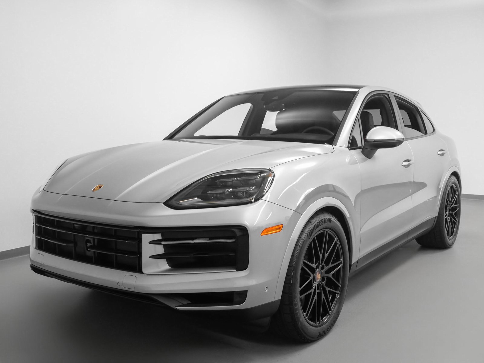 Used 2025 Porsche Cayenne Coupe image 6