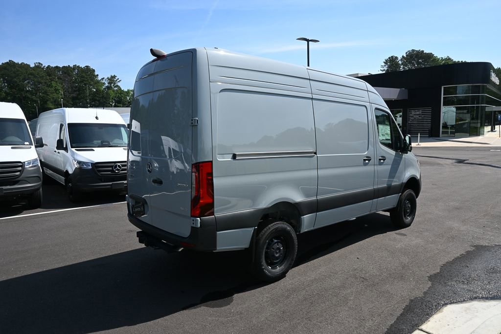 Used 2025 Mercedes-Benz Sprinter 2500 image 26
