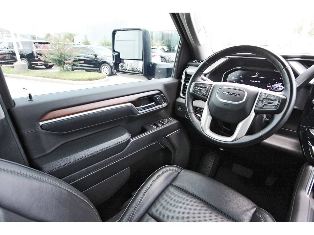 Used 2025 GMC Sierra 2500 Denali w/ Denali Reserve Package AWD/4WD image 6
