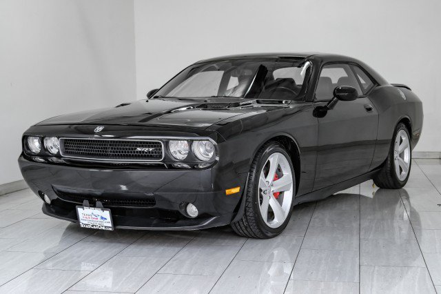 Used 2009 Dodge Challenger SRT8 w/ SRT Option Group II RWD image 4