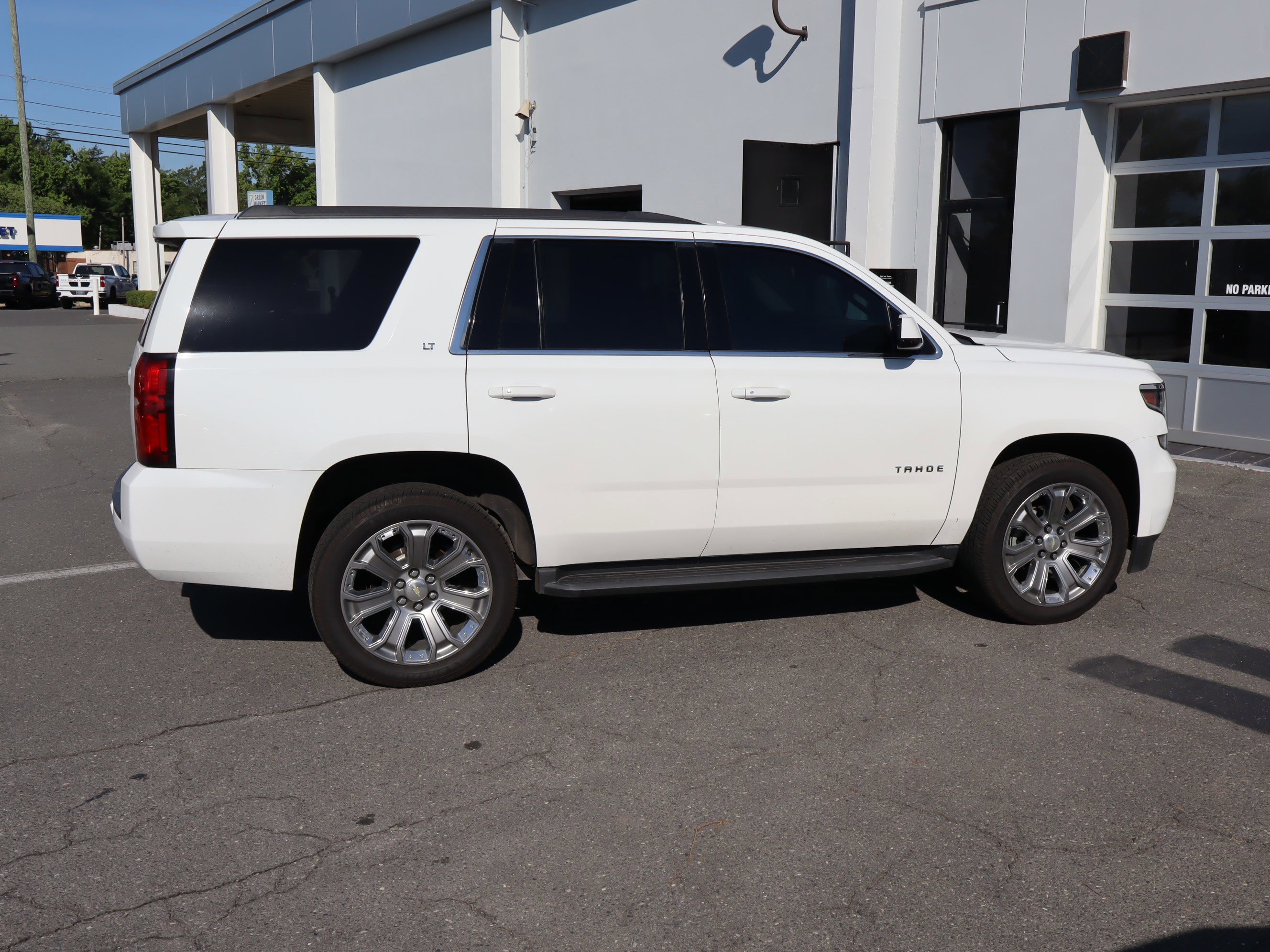 Used 2017 Chevrolet Tahoe LT w/ Luxury Package RWD image 22