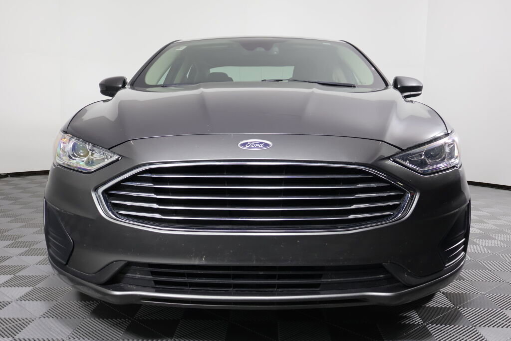 Used 2020 Ford Fusion SE image 6