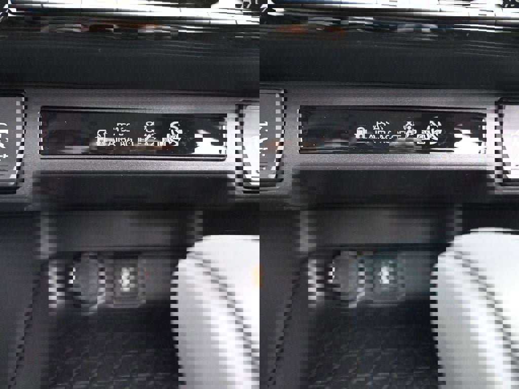 New 2025 Toyota RAV4 LE image 40