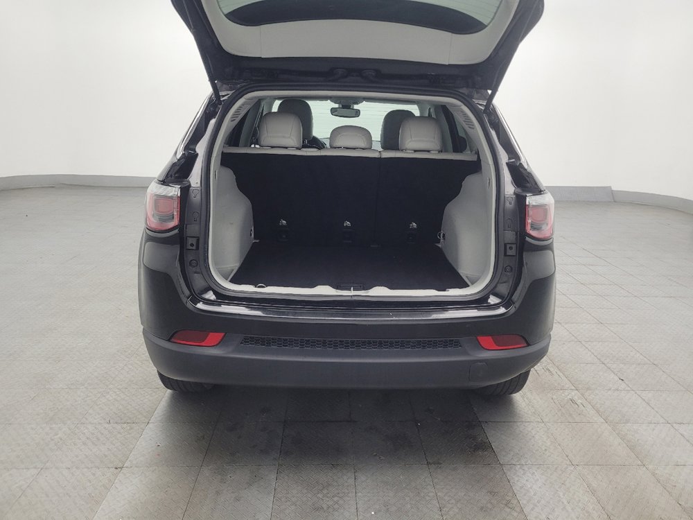Used 2019 Jeep Compass Latitude FWD image 29