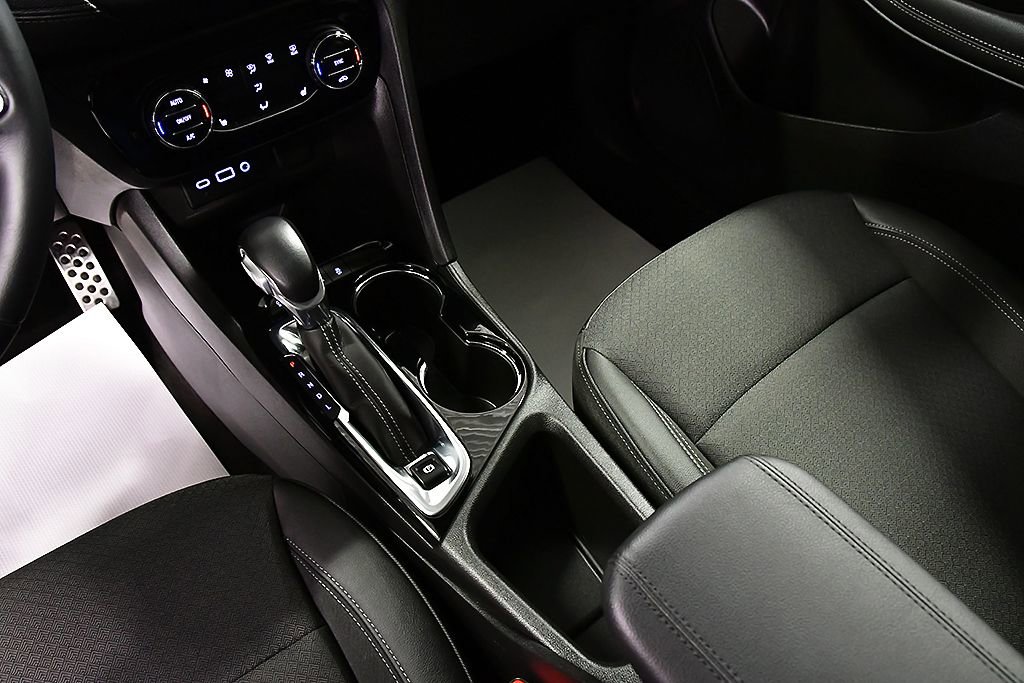 Used 2023 Buick Encore GX Select w/ Sport Touring Package FWD image 22