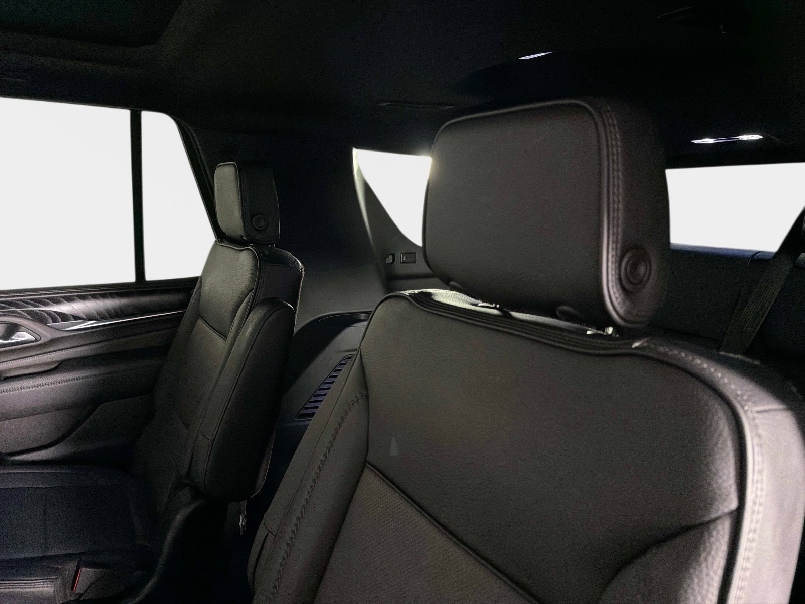 Used 2024 GMC Yukon Denali AWD/4WD image 32