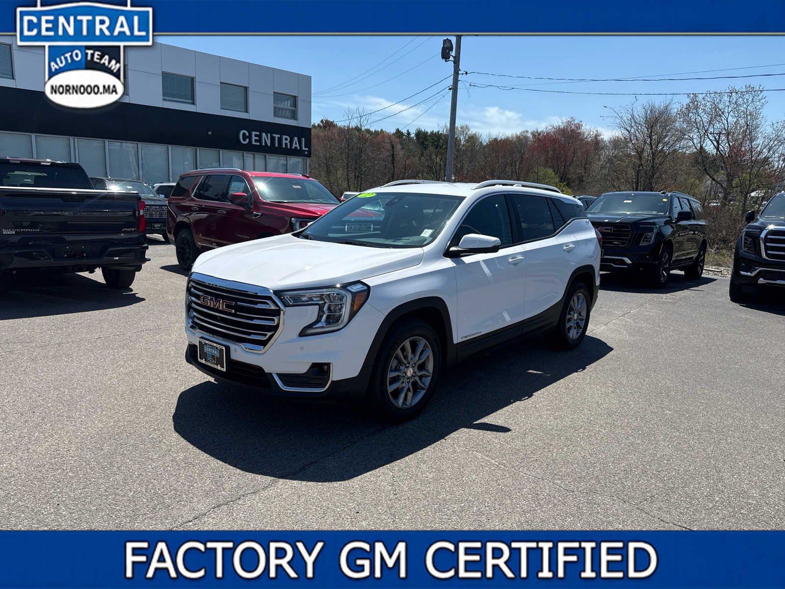 Certified 2022 GMC Terrain SLT w/ Tech Package AWD/4WD image 1