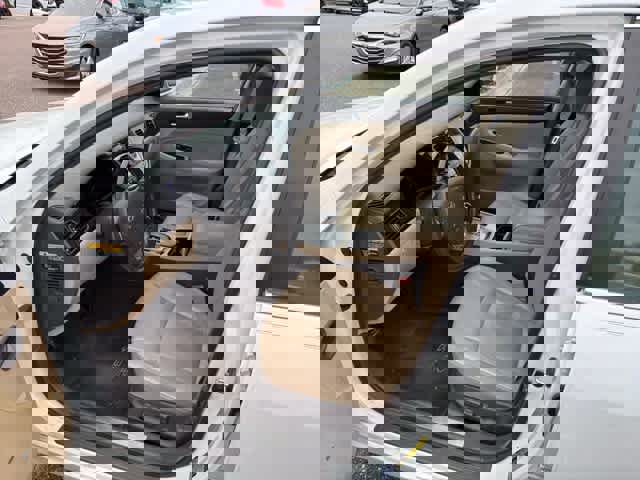 Used 2009 Hyundai Genesis 3.8 w/ Premium Plus Pkg 3 image 9