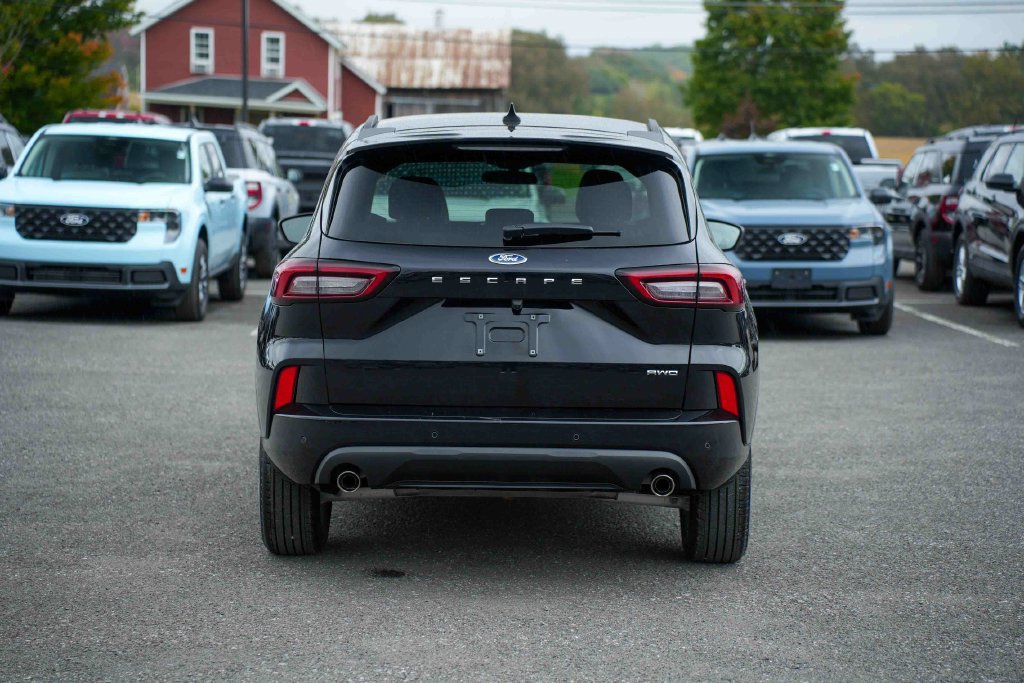 Used 2024 Ford Escape ST-Line w/ Tech Pack #1 AWD/4WD image 6