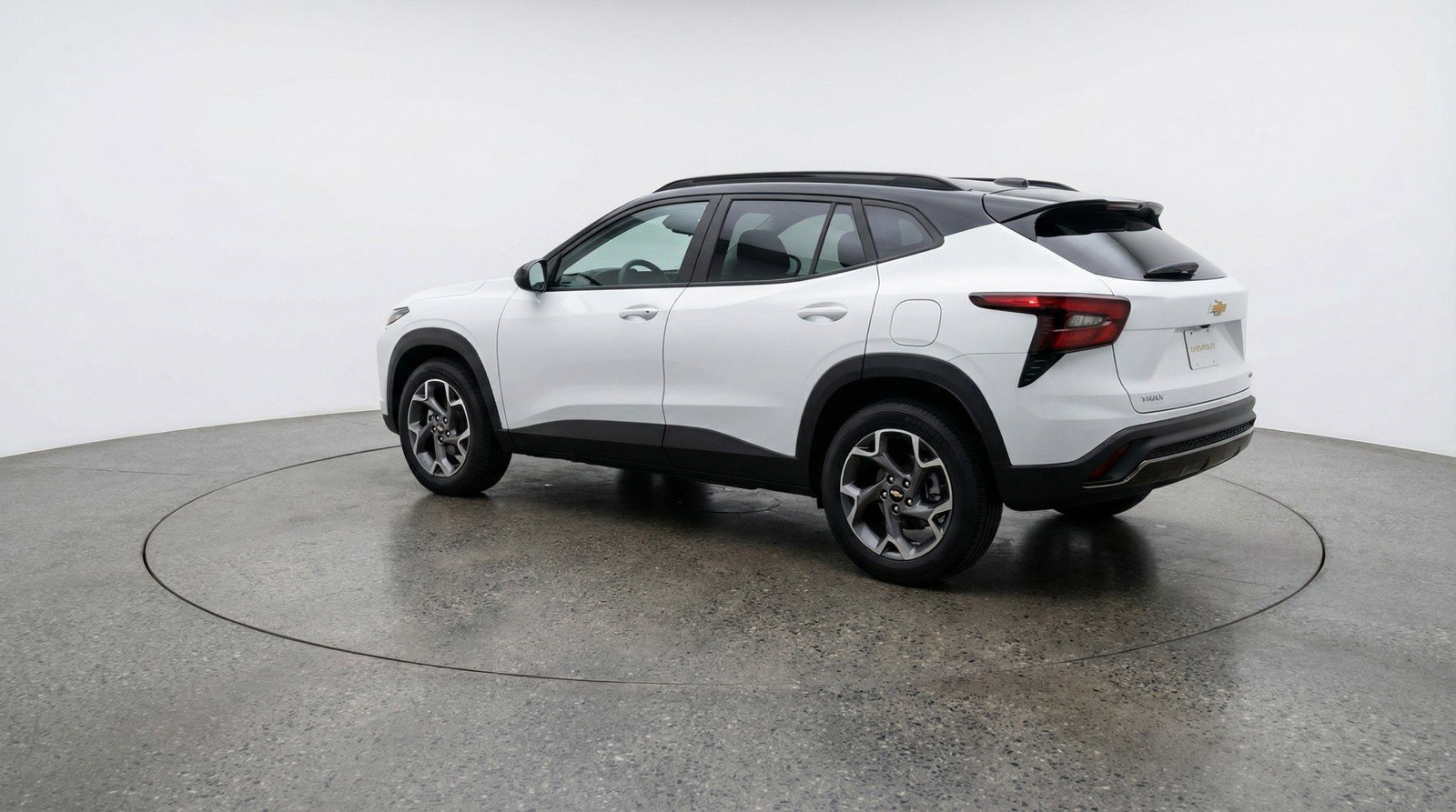 Used 2025 Chevrolet Trax LT w/ LT Convenience Package image 6