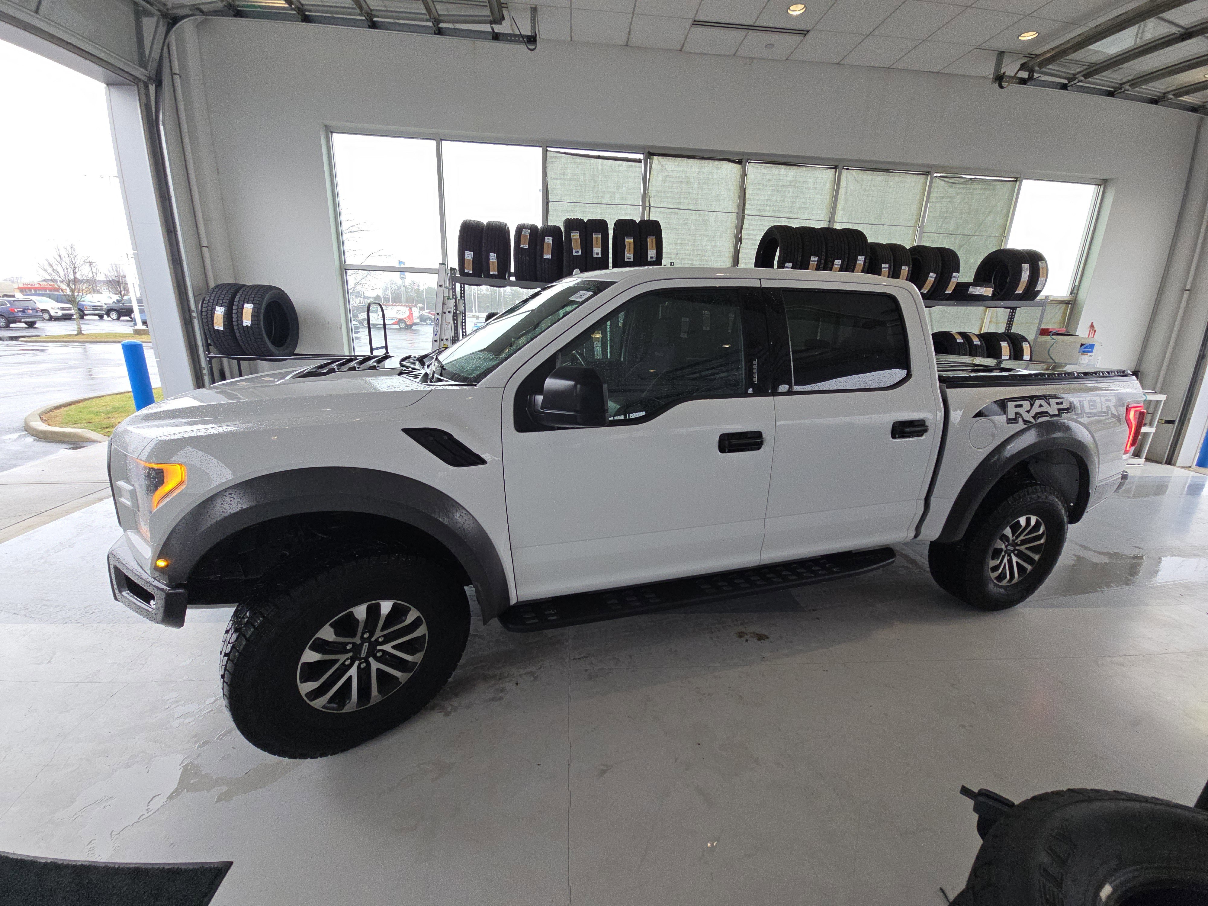 Used 2020 Ford F150 Raptor image 12