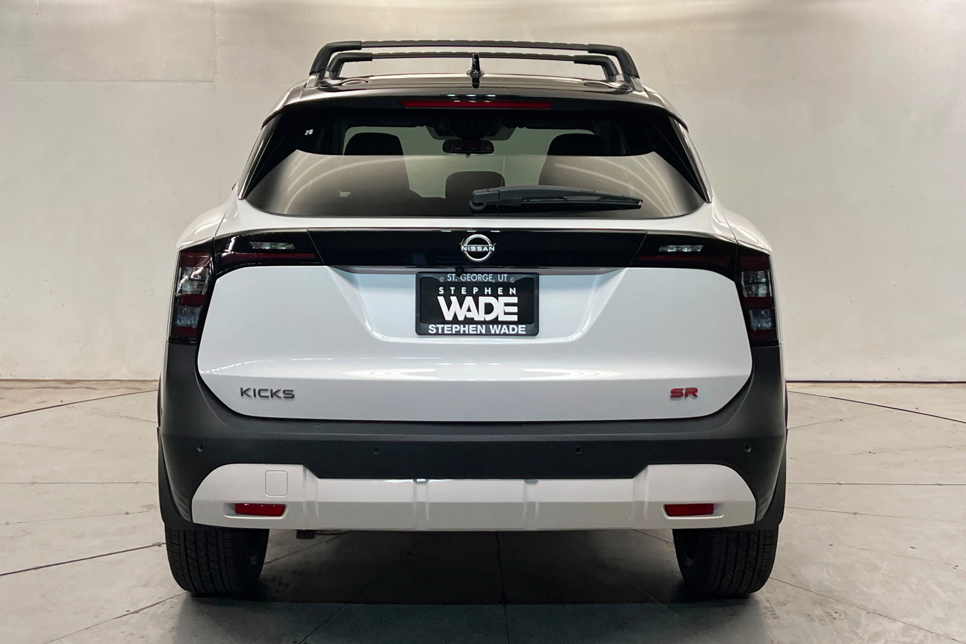 New 2026 Nissan Kicks SR w/ Cold Weather Package FWD image 4