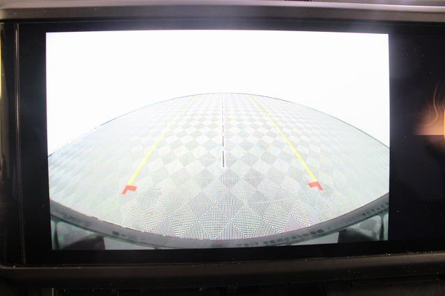 Used 2025 Jeep Wrangler Unlimited Sahara image 3