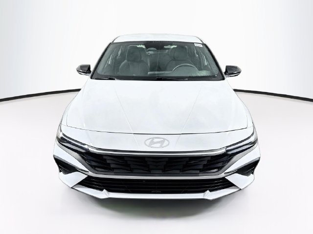 Certified 2025 Hyundai Elantra SEL FWD image 3