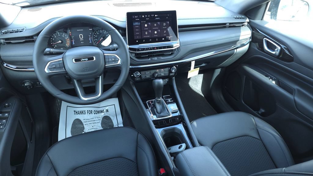 New 2026 Jeep Compass Latitude AWD/4WD image 24
