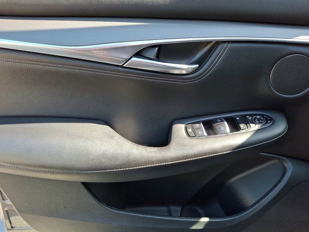 Used 2023 INFINITI QX55 Luxe w/ Cargo Package image 13