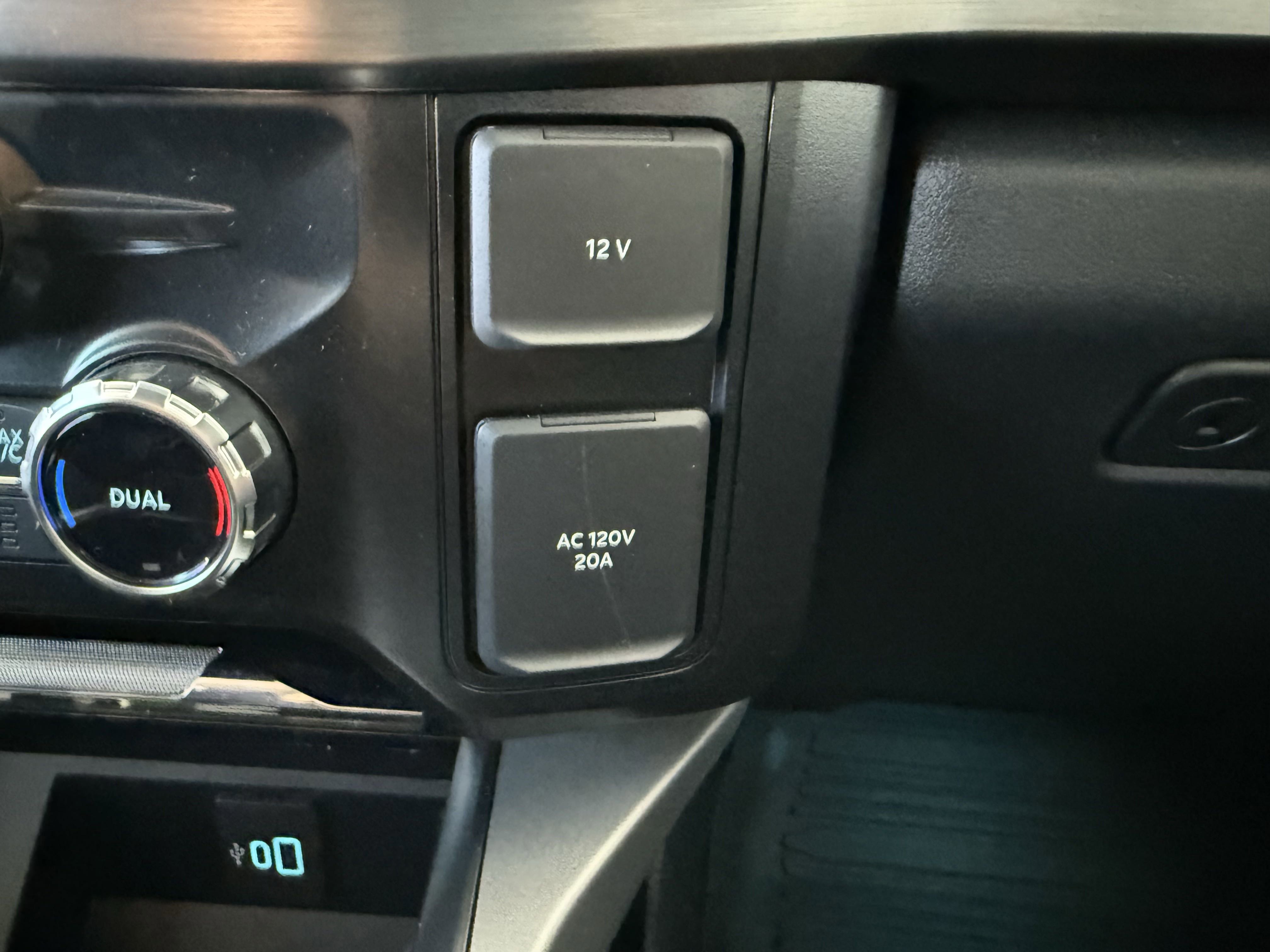New 2025 Ford F250 Lariat image 32