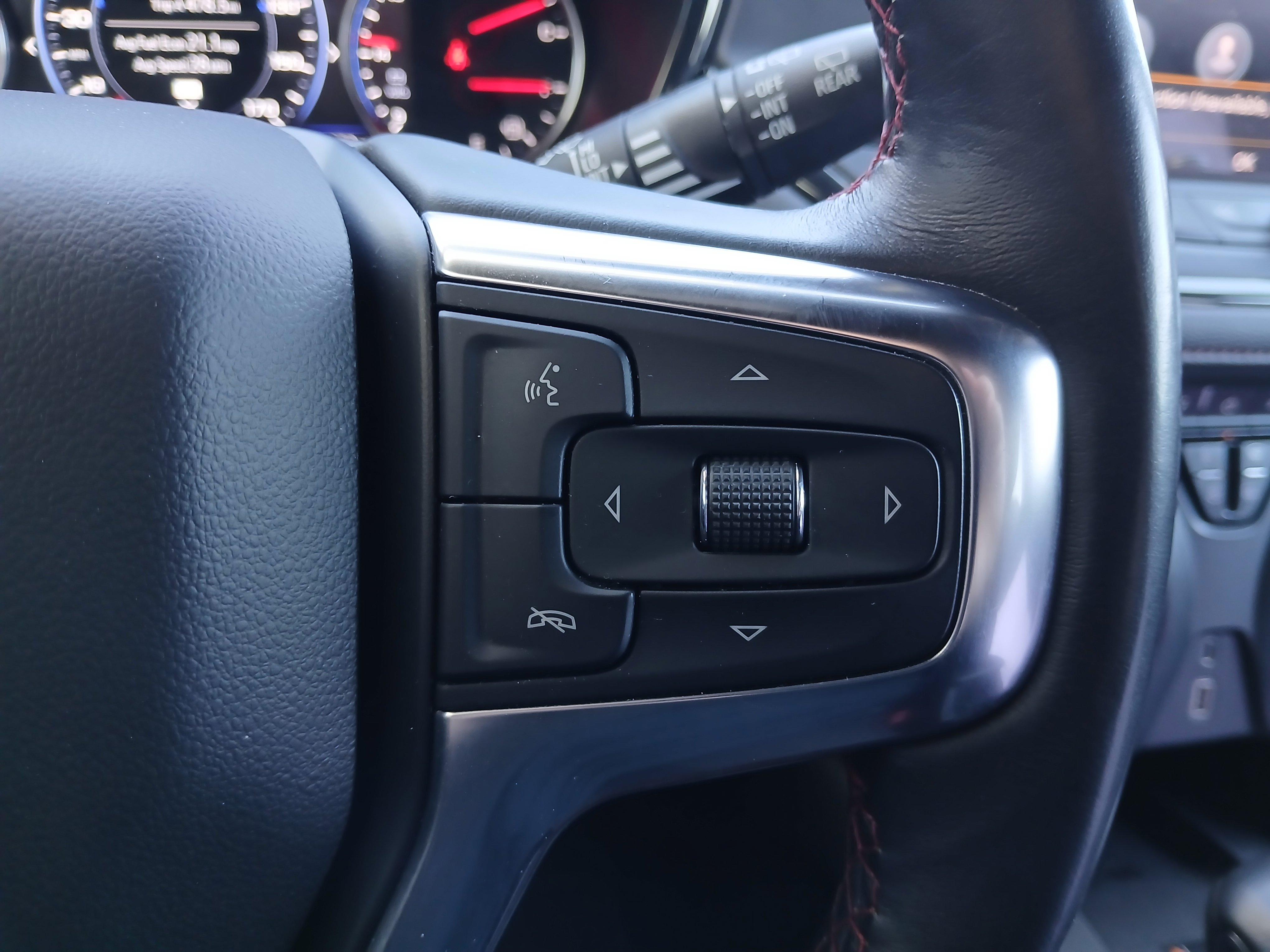 Used 2022 Chevrolet Blazer RS w/ Enhanced Convenience Package image 12