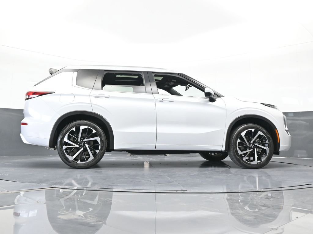 Used 2022 Mitsubishi Outlander SEL image 73