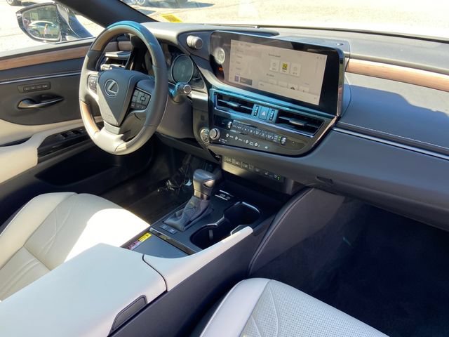 Used 2023 Lexus ES 300h w/ Luxury Package FWD image 24