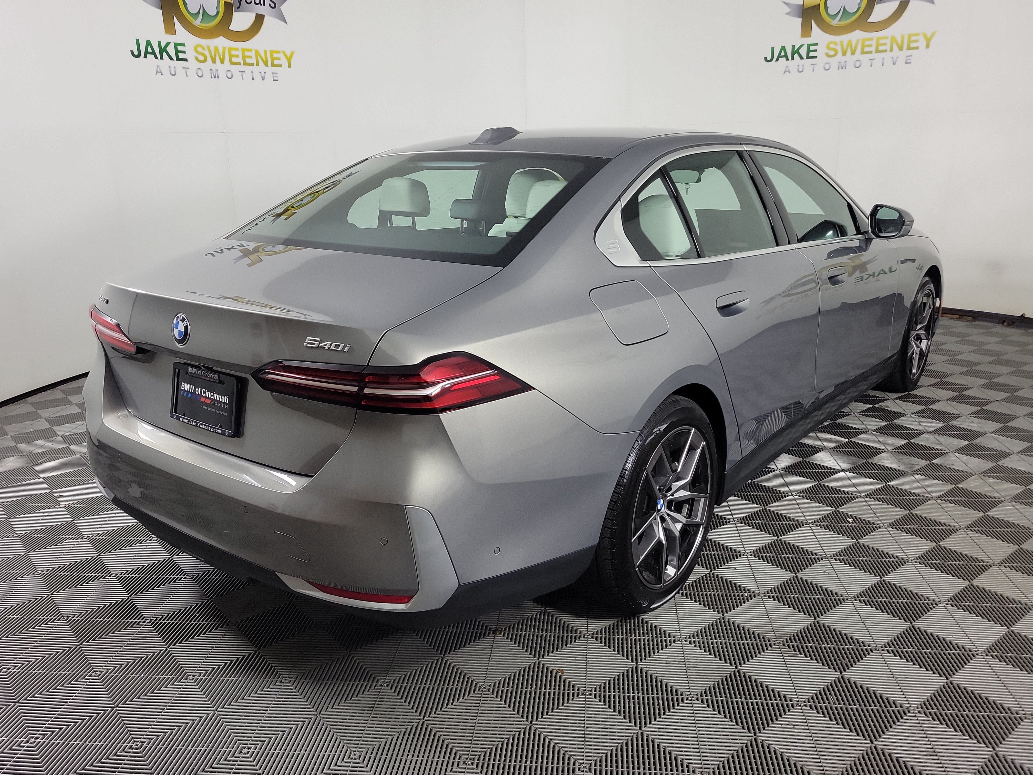 Certified 2026 BMW 540i xDrive w/ Premium Package AWD/4WD image 7