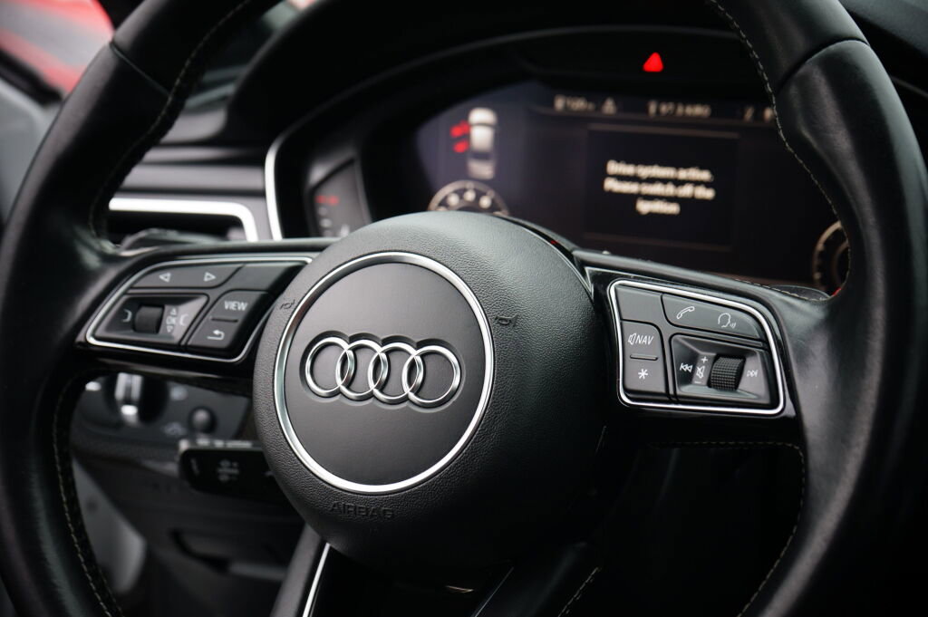 Used 2019 Audi S4 Prestige w/ Prestige Package image 18