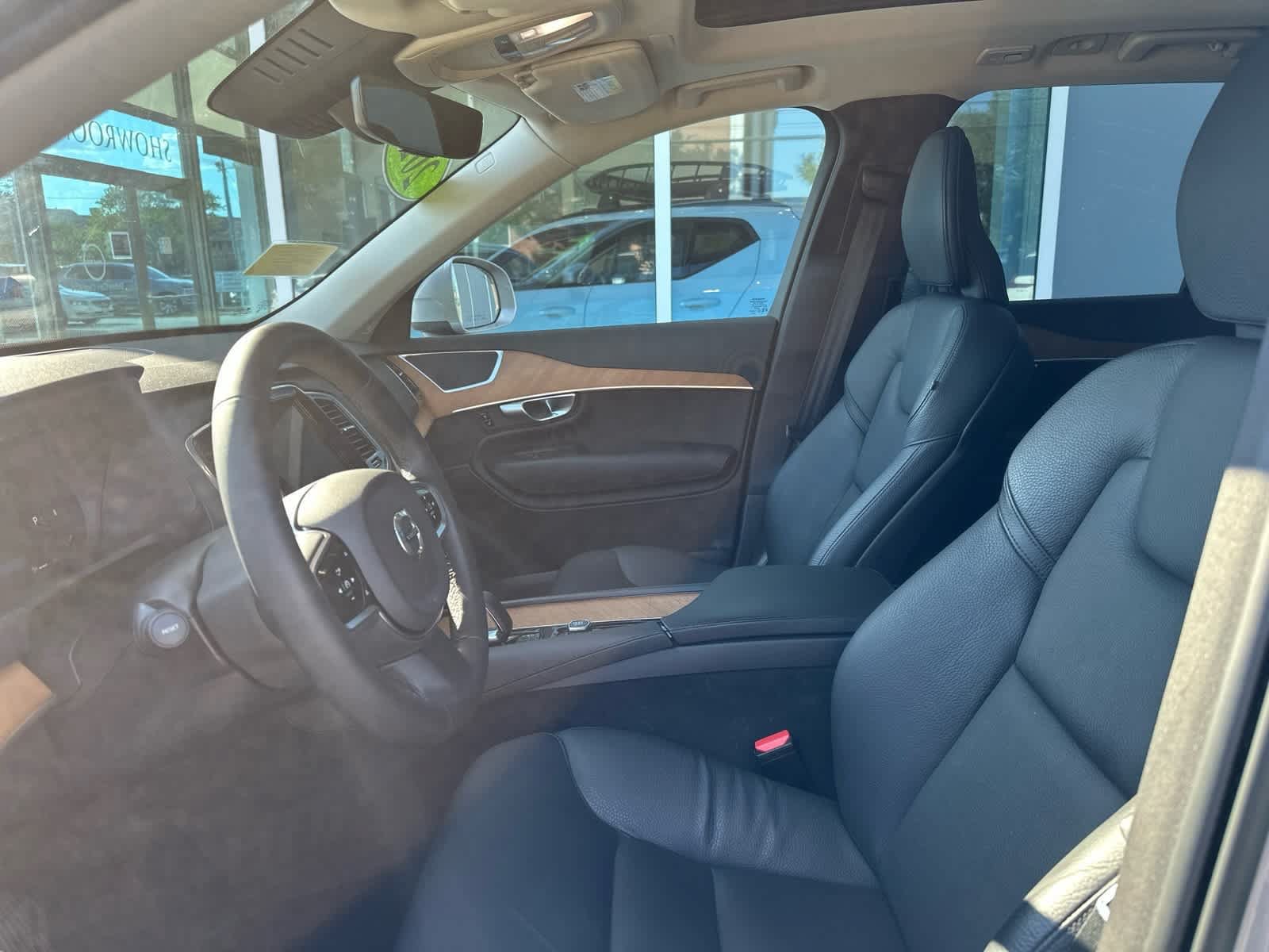 Used 2023 Volvo XC90 B5 Plus w/ Protection Package Premier AWD/4WD image 9