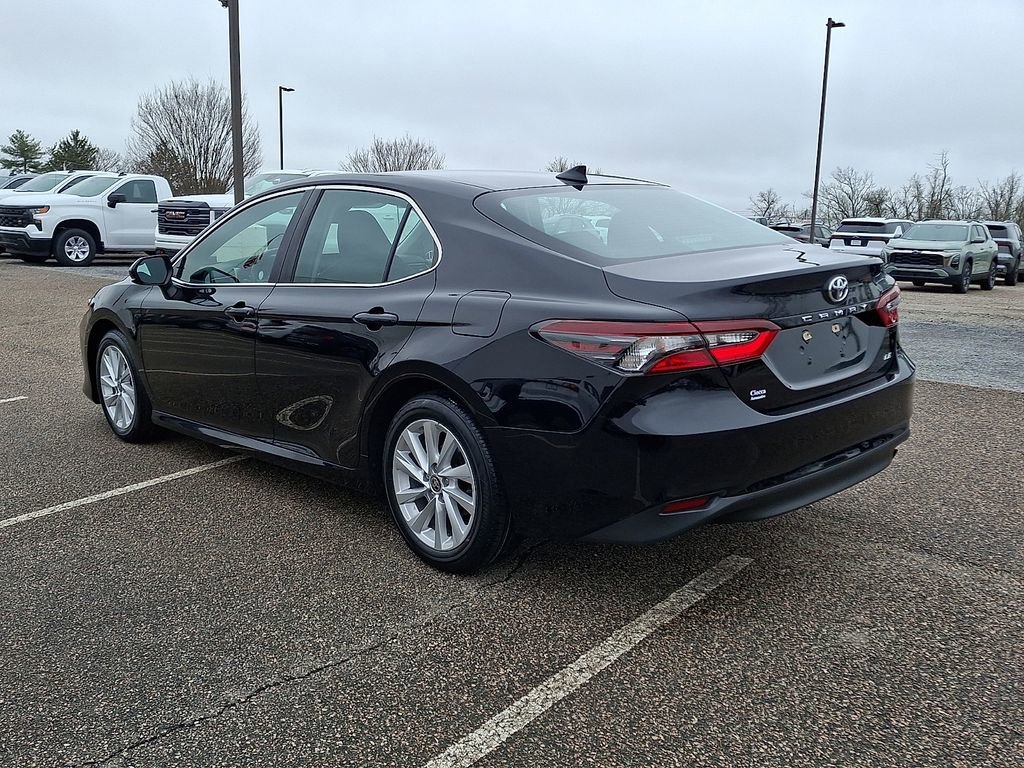 Used 2021 Toyota Camry LE FWD image 7
