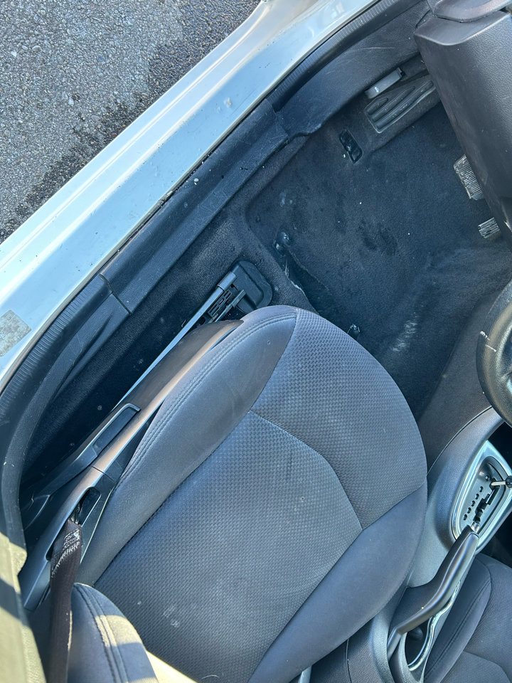 Used 2014 Chrysler 200 LX image 10