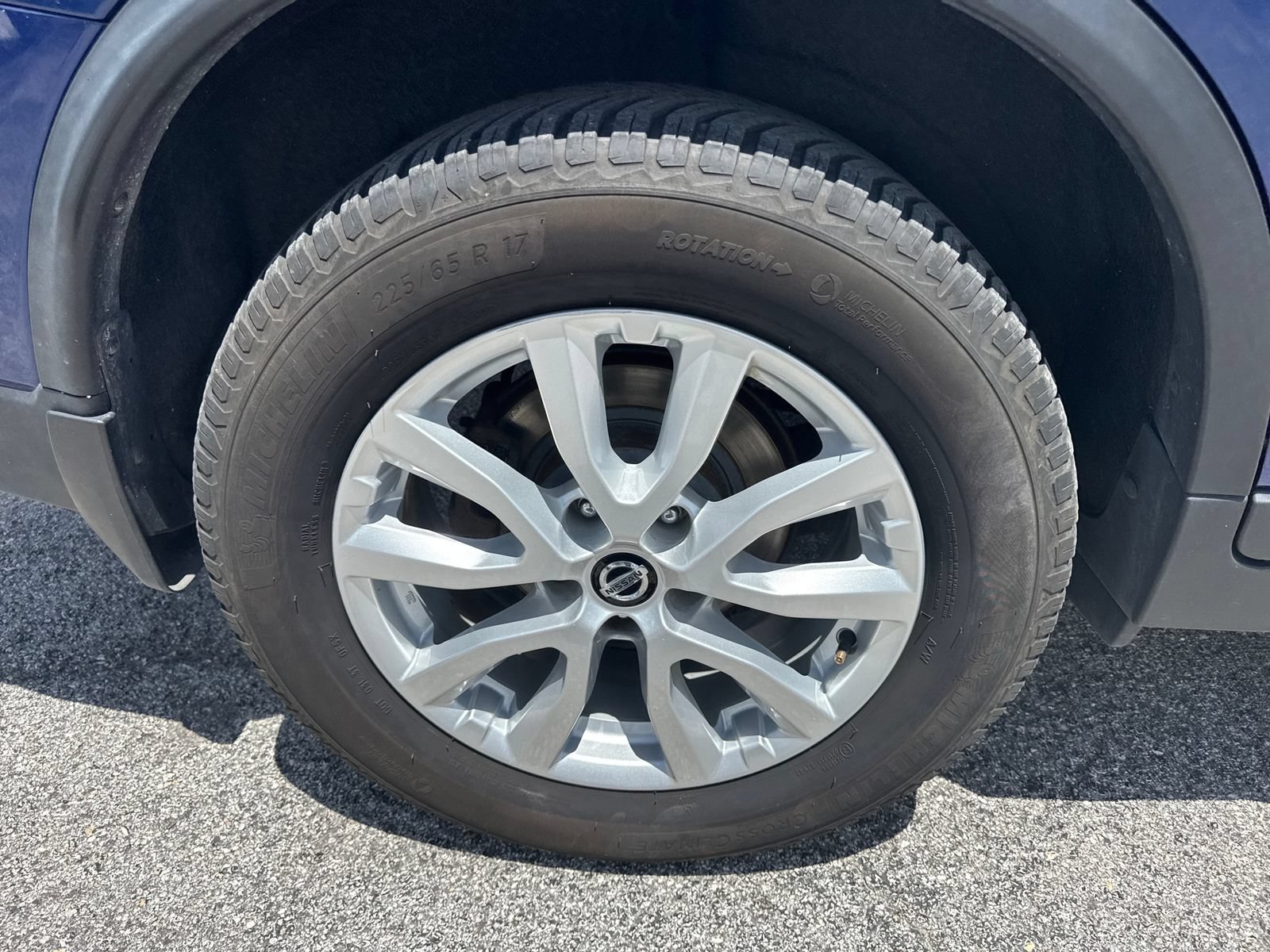 Used 2019 Nissan Rogue SV AWD/4WD image 11