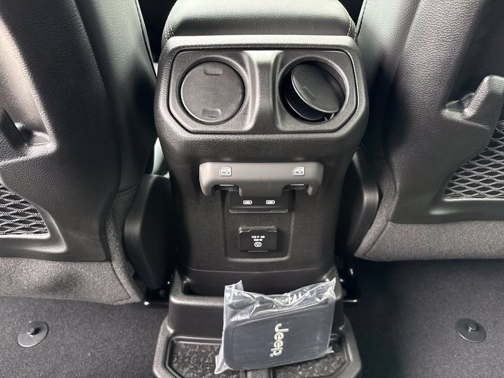 New 2027 Jeep Wrangler Unlimited Sahara AWD/4WD image 19