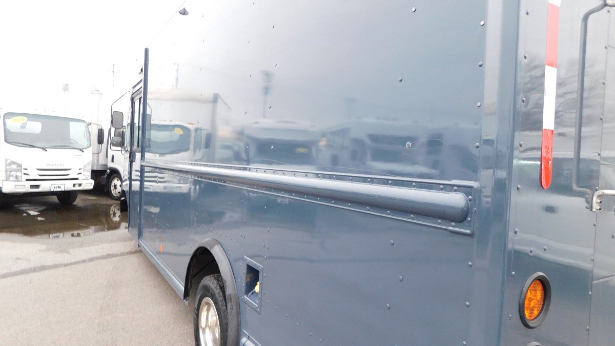 Used 2019 Ford E-450 and Econoline 450 Super Duty image 4