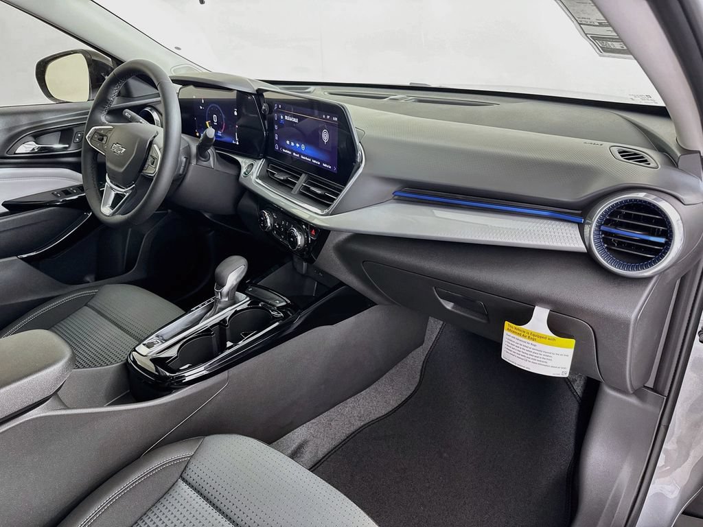 New 2026 Chevrolet Trax LT w/ Midnight Edition FWD image 29