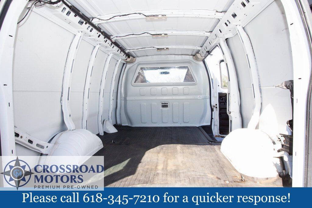 Used 2016 Chevrolet Express 2500 RWD image 21