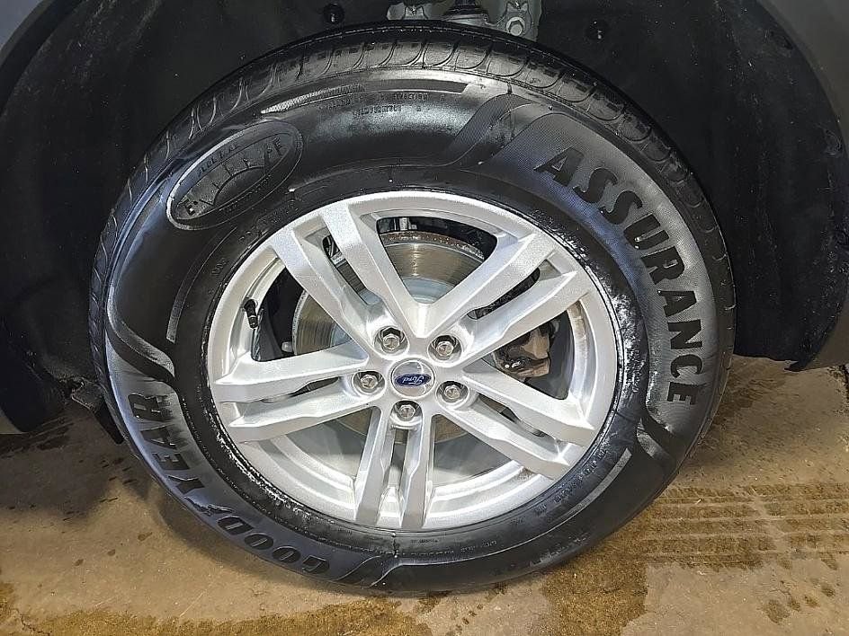 Used 2022 Ford Explorer XLT w/ Equipment Group 202A image 39