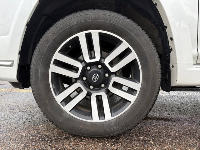 Used 2024 Toyota 4Runner Limited AWD/4WD image 17