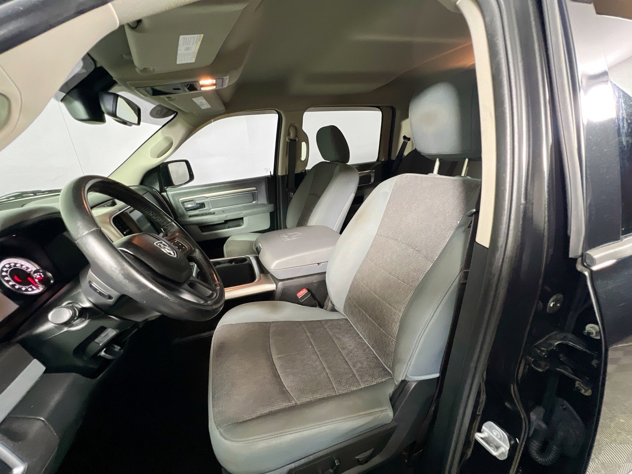 Used 2018 RAM 1500 Big Horn RWD image 14