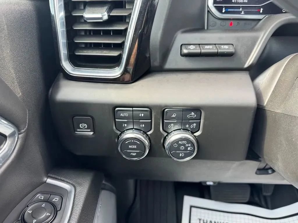 Used 2024 GMC Sierra 3500 Denali w/ Denali Reserve Package AWD/4WD image 24