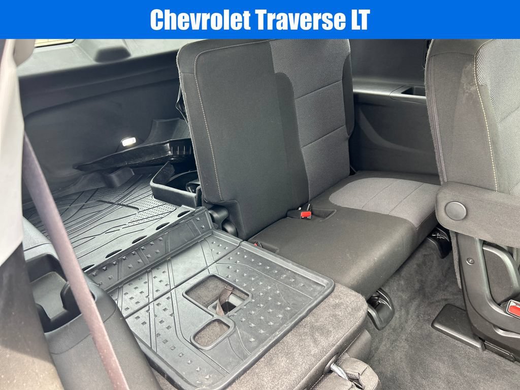 Used 2020 Chevrolet Traverse LT FWD image 12