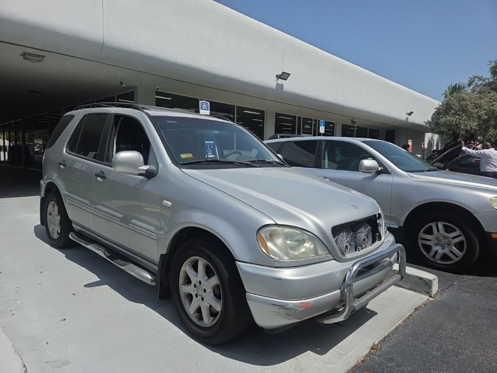 Used 2000 Mercedes-Benz ML 430 4MATIC image 2