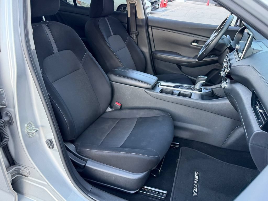 Certified 2021 Nissan Sentra SV FWD image 19